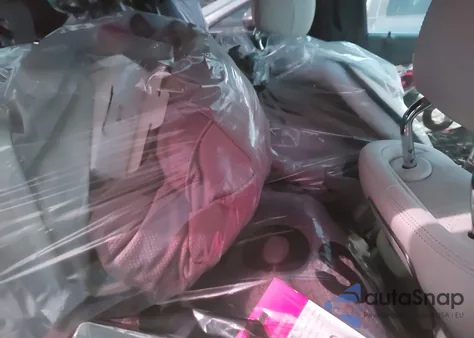 2018 Mercedes-Benz E 300 z USA, uszkodzony, nr VIN WDDZF4JB8JA434973